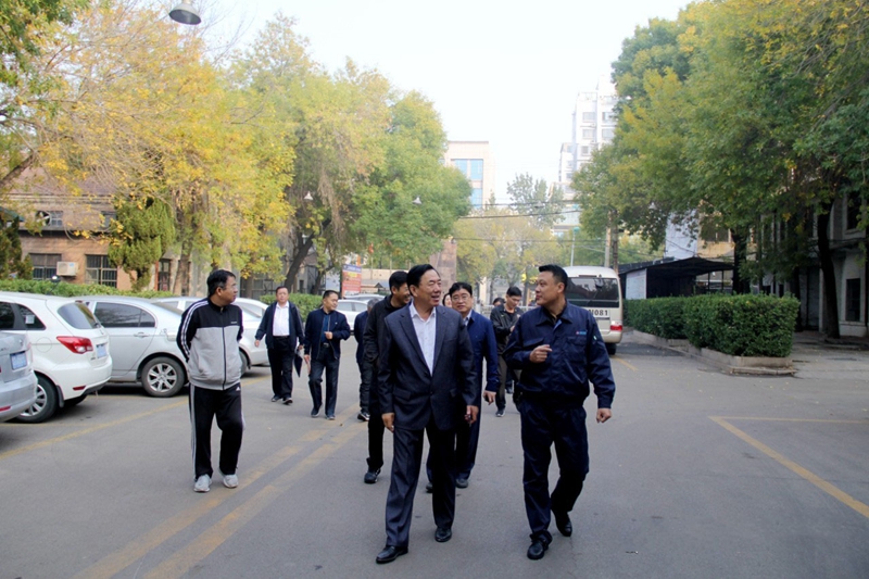 濱州市高級技工學(xué)校黨委書記、校長王樹林到濱州市鍛壓機(jī)械廠調(diào)研企業(yè)發(fā)展情況